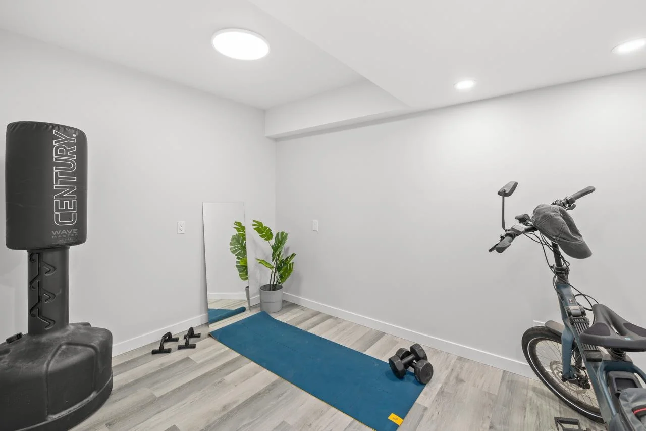 North Van West Coat Modern1