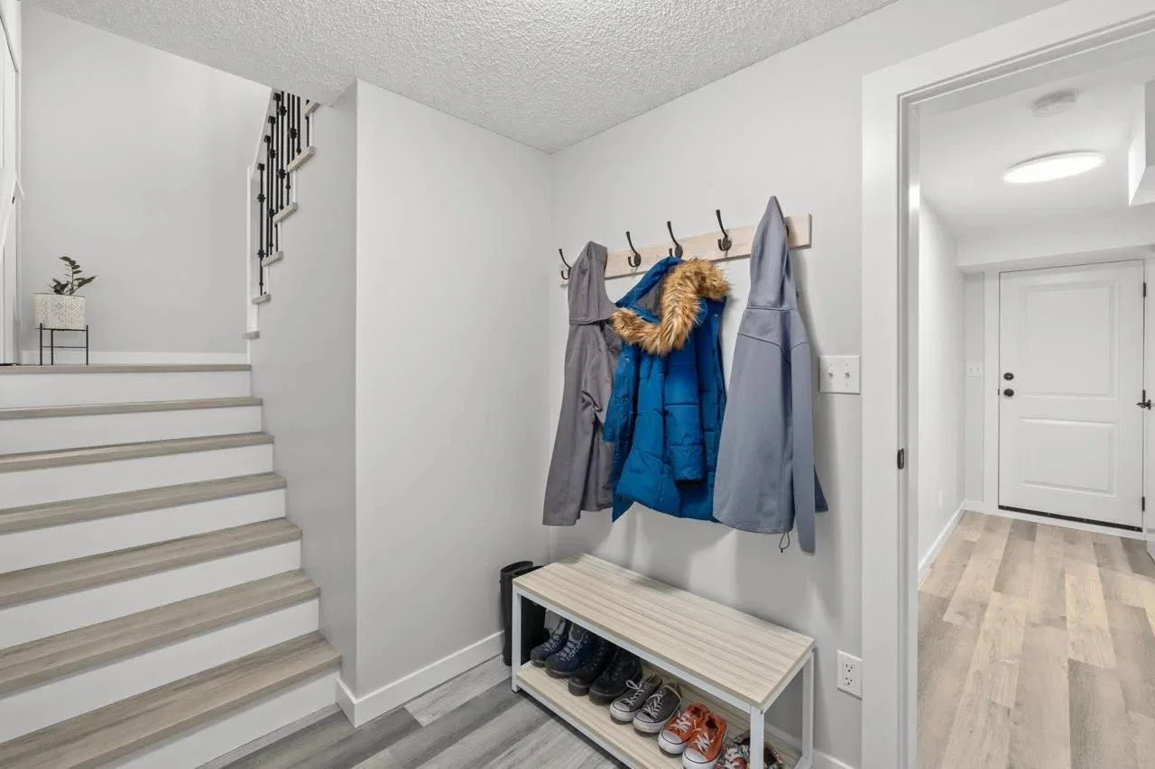 North Van West Coat Modern3